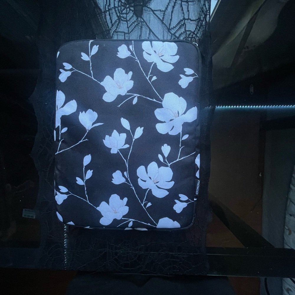 CUTE FLORAL IPAD CASE